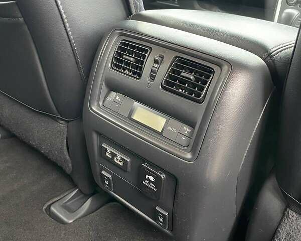 Серый Ниссан Патфайндер, объемом двигателя 3.5 л и пробегом 128 тыс. км за 18300 $, фото 18 на Automoto.ua