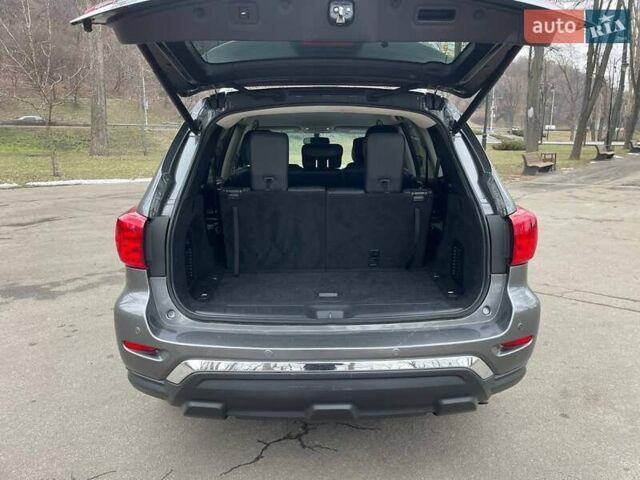 Серый Ниссан Патфайндер, объемом двигателя 3.5 л и пробегом 128 тыс. км за 18300 $, фото 22 на Automoto.ua