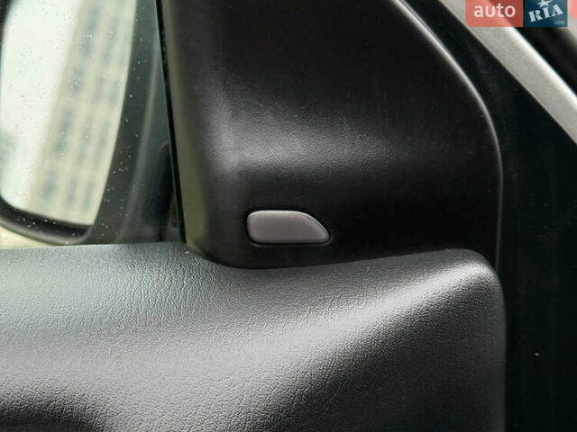 Серый Ниссан Патфайндер, объемом двигателя 3.5 л и пробегом 176 тыс. км за 13700 $, фото 19 на Automoto.ua