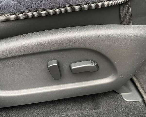 Серый Ниссан Патфайндер, объемом двигателя 3.5 л и пробегом 128 тыс. км за 18300 $, фото 17 на Automoto.ua