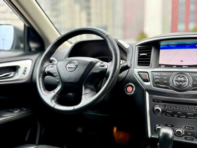 Серый Ниссан Патфайндер, объемом двигателя 0 л и пробегом 176 тыс. км за 13700 $, фото 19 на Automoto.ua