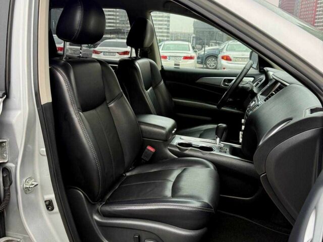 Серый Ниссан Патфайндер, объемом двигателя 0 л и пробегом 176 тыс. км за 13700 $, фото 18 на Automoto.ua