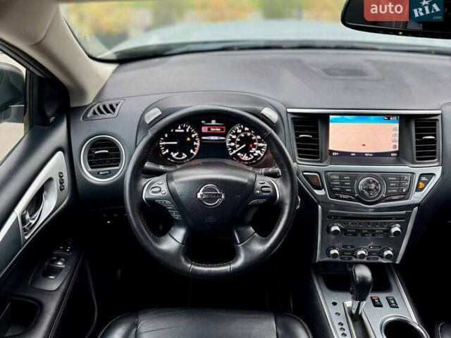 Серый Ниссан Патфайндер, объемом двигателя 3.5 л и пробегом 176 тыс. км за 13700 $, фото 42 на Automoto.ua