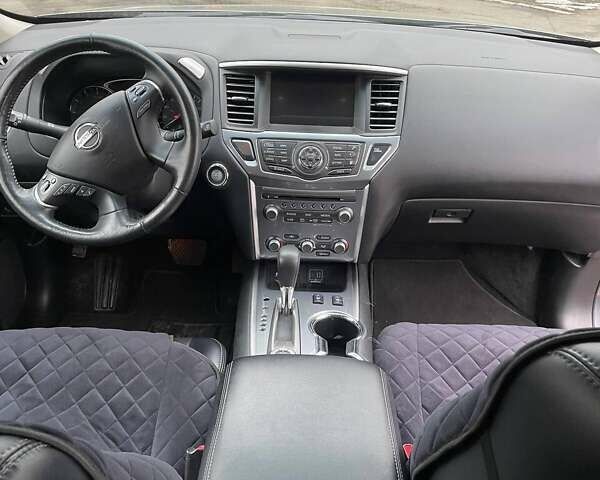 Серый Ниссан Патфайндер, объемом двигателя 3.5 л и пробегом 128 тыс. км за 18300 $, фото 9 на Automoto.ua