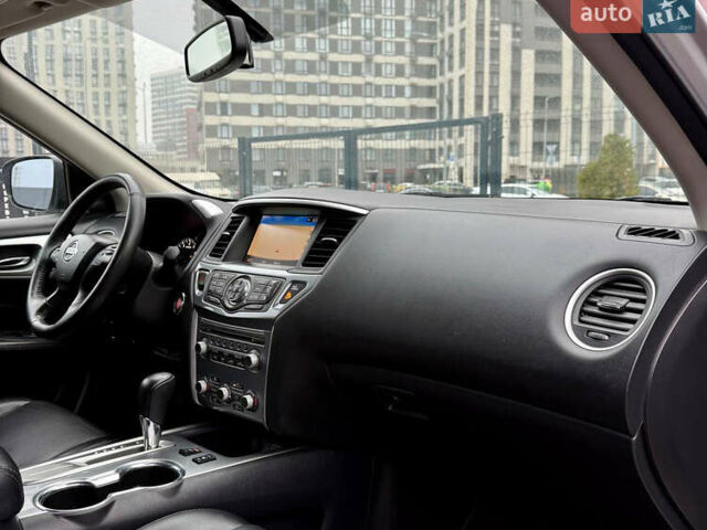 Серый Ниссан Патфайндер, объемом двигателя 3.5 л и пробегом 176 тыс. км за 13700 $, фото 36 на Automoto.ua