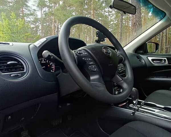 Сірий Ніссан Патфайндер, об'ємом двигуна 3.5 л та пробігом 177 тис. км за 18000 $, фото 10 на Automoto.ua