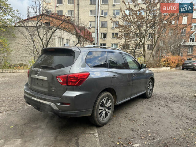 Серый Ниссан Патфайндер, объемом двигателя 3.5 л и пробегом 147 тыс. км за 12200 $, фото 4 на Automoto.ua
