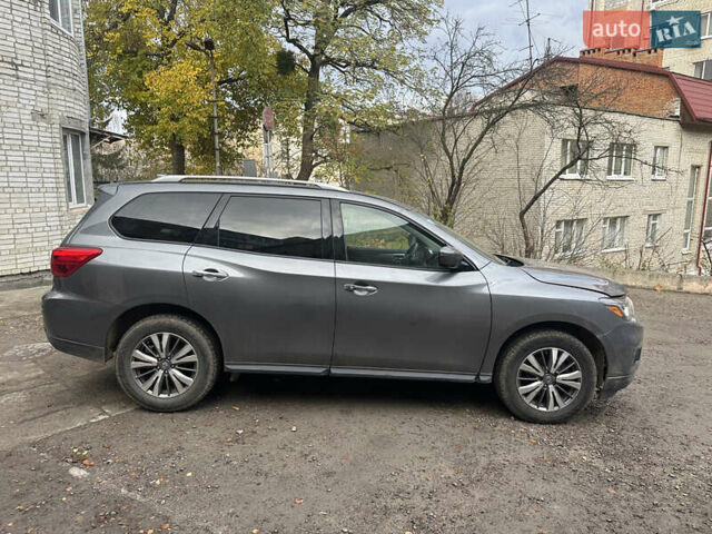 Серый Ниссан Патфайндер, объемом двигателя 3.5 л и пробегом 147 тыс. км за 12200 $, фото 5 на Automoto.ua