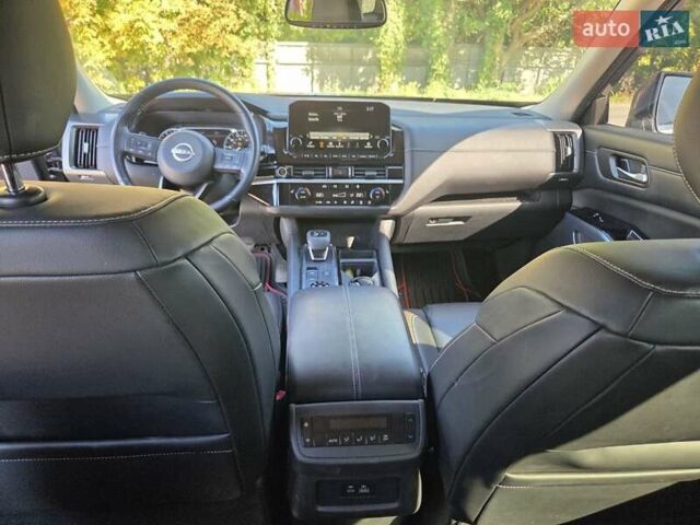 Серый Ниссан Патфайндер, объемом двигателя 3.5 л и пробегом 50 тыс. км за 37500 $, фото 13 на Automoto.ua