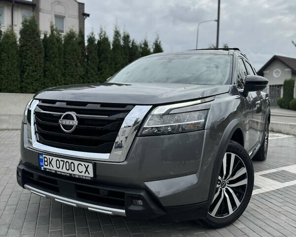 Ніссан Патфайндер 2022 у Рівному на Automoto.ua Сірий Ніссан Патфайндер, об'ємом двигуна 3.5 л та пробігом 53 тис. км за 37500 $, фото 3 на Automoto.ua