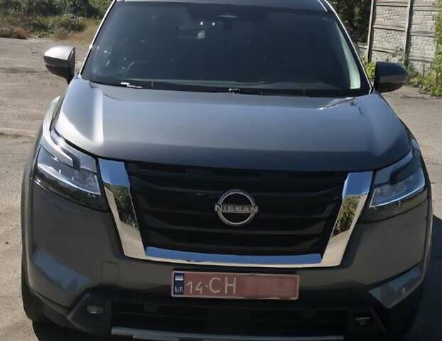 Серый Ниссан Патфайндер, объемом двигателя 3.5 л и пробегом 50 тыс. км за 37500 $, фото 6 на Automoto.ua