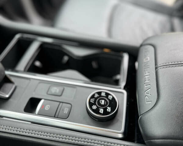 Ніссан Патфайндер 2022 у Рівному на Automoto.ua Сірий Ніссан Патфайндер, об'ємом двигуна 3.5 л та пробігом 53 тис. км за 37500 $, фото 25 на Automoto.ua