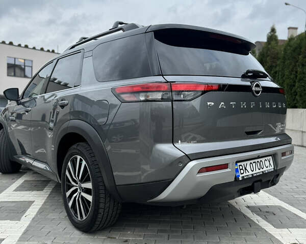 Ніссан Патфайндер 2022 у Рівному на Automoto.ua Сірий Ніссан Патфайндер, об'ємом двигуна 3.5 л та пробігом 53 тис. км за 37500 $, фото 9 на Automoto.ua