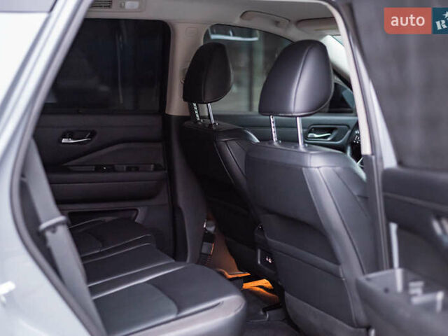 Сірий Ніссан Патфайндер, об'ємом двигуна 3.5 л та пробігом 52 тис. км за 33900 $, фото 37 на Automoto.ua