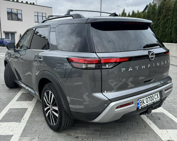 Ніссан Патфайндер 2022 у Рівному на Automoto.ua Сірий Ніссан Патфайндер, об'ємом двигуна 3.5 л та пробігом 53 тис. км за 37500 $, фото 10 на Automoto.ua