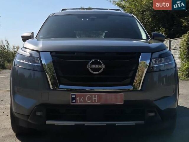 Серый Ниссан Патфайндер, объемом двигателя 3.5 л и пробегом 50 тыс. км за 37500 $, фото 7 на Automoto.ua
