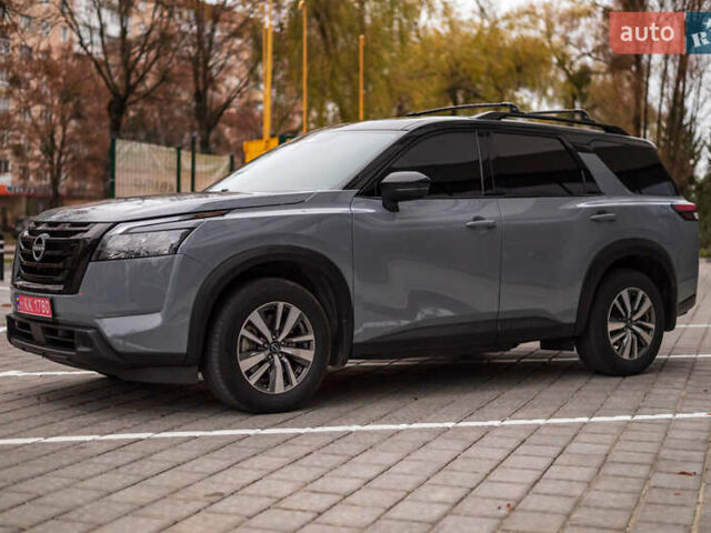 Сірий Ніссан Патфайндер, об'ємом двигуна 3.5 л та пробігом 52 тис. км за 33900 $, фото 13 на Automoto.ua