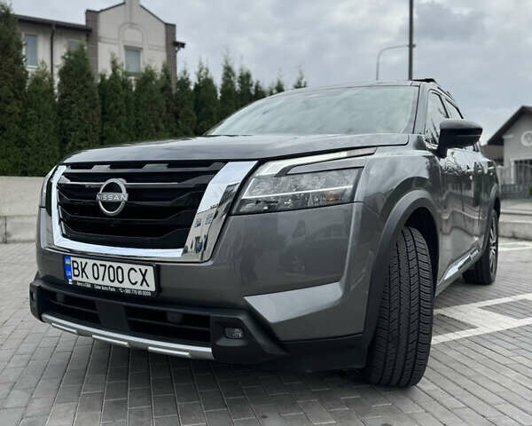 Ніссан Патфайндер 2022 у Рівному на Automoto.ua Сірий Ніссан Патфайндер, об'ємом двигуна 3.5 л та пробігом 53 тис. км за 37500 $, фото 7 на Automoto.ua