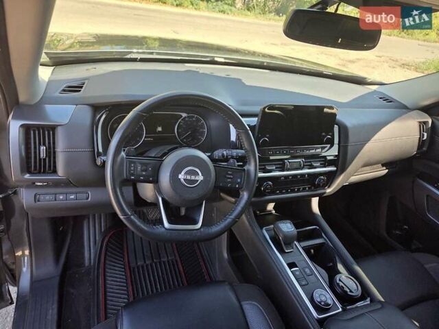 Серый Ниссан Патфайндер, объемом двигателя 3.5 л и пробегом 50 тыс. км за 37500 $, фото 11 на Automoto.ua