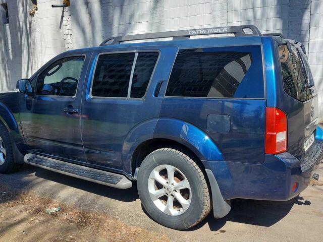 Синій Ніссан Патфайндер, об'ємом двигуна 2.5 л та пробігом 304 тис. км за 7800 $, фото 3 на Automoto.ua