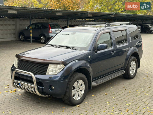 Синий Ниссан Патфайндер, объемом двигателя 2.49 л и пробегом 218 тыс. км за 9000 $, фото 12 на Automoto.ua