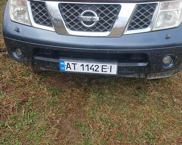 Синий Ниссан Патфайндер, объемом двигателя 2.5 л и пробегом 290 тыс. км за 9500 $, фото 1 на Automoto.ua