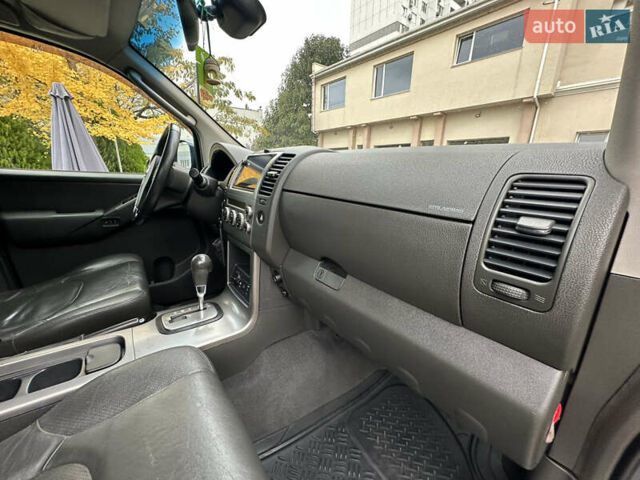 Синий Ниссан Патфайндер, объемом двигателя 2.49 л и пробегом 218 тыс. км за 9000 $, фото 20 на Automoto.ua