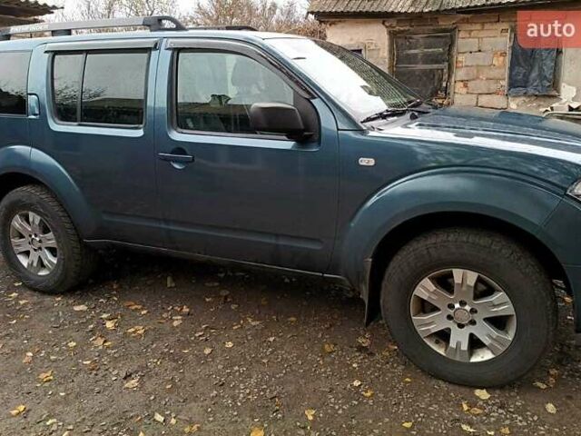 Синий Ниссан Патфайндер, объемом двигателя 2.5 л и пробегом 440 тыс. км за 6000 $, фото 4 на Automoto.ua