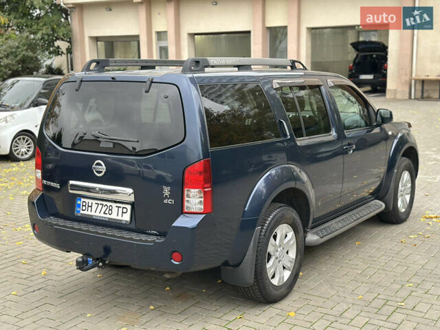 Синий Ниссан Патфайндер, объемом двигателя 2.49 л и пробегом 218 тыс. км за 9000 $, фото 7 на Automoto.ua