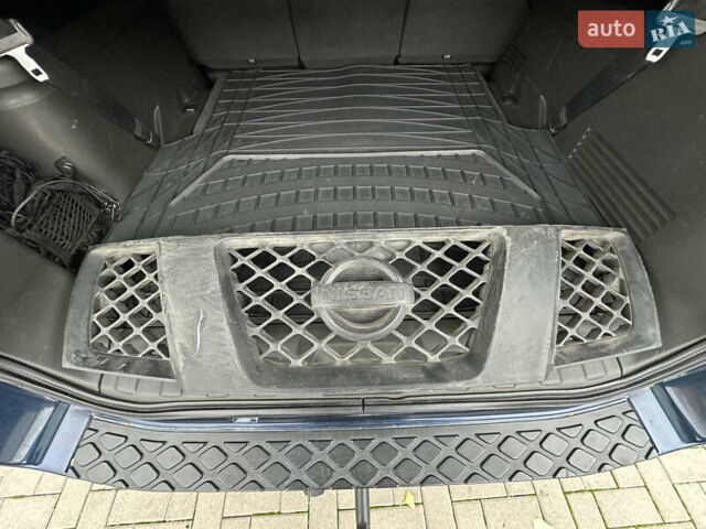 Синий Ниссан Патфайндер, объемом двигателя 2.49 л и пробегом 218 тыс. км за 9000 $, фото 16 на Automoto.ua