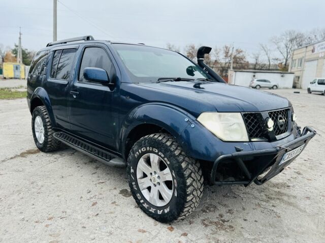 Синій Ніссан Патфайндер, об'ємом двигуна 2.5 л та пробігом 200 тис. км за 4250 $, фото 5 на Automoto.ua