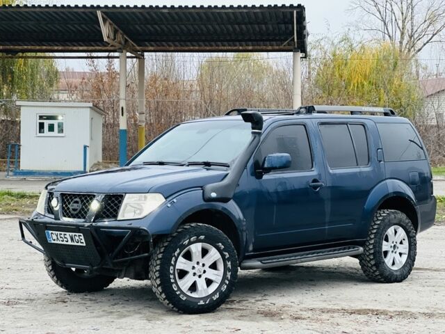 Синій Ніссан Патфайндер, об'ємом двигуна 2.5 л та пробігом 200 тис. км за 4250 $, фото 2 на Automoto.ua