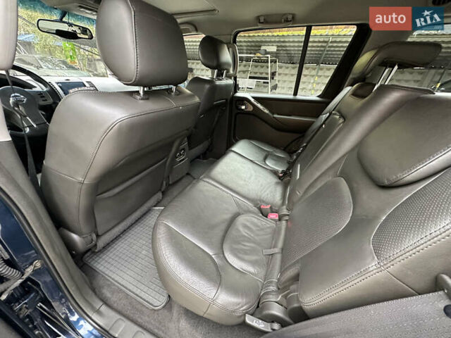 Синий Ниссан Патфайндер, объемом двигателя 2.49 л и пробегом 218 тыс. км за 9000 $, фото 24 на Automoto.ua