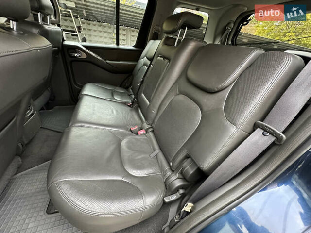 Синий Ниссан Патфайндер, объемом двигателя 2.49 л и пробегом 218 тыс. км за 9000 $, фото 25 на Automoto.ua