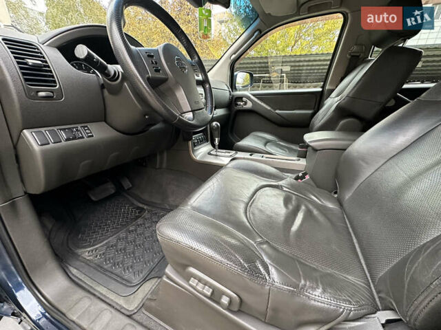 Синий Ниссан Патфайндер, объемом двигателя 2.49 л и пробегом 218 тыс. км за 9000 $, фото 26 на Automoto.ua