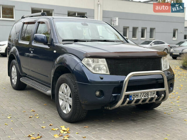 Синий Ниссан Патфайндер, объемом двигателя 2.49 л и пробегом 218 тыс. км за 9000 $, фото 3 на Automoto.ua