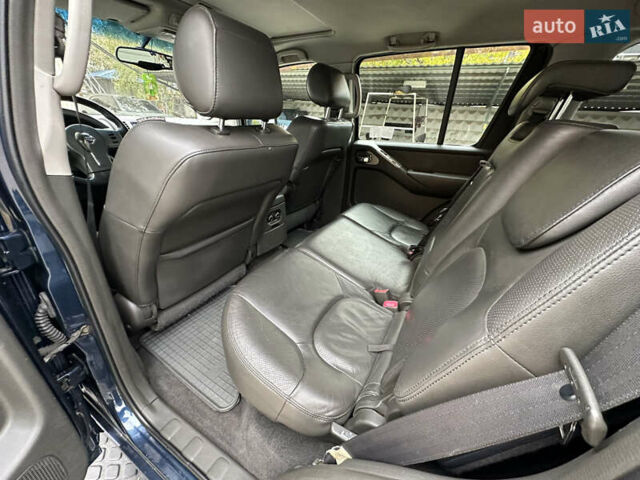 Синий Ниссан Патфайндер, объемом двигателя 2.49 л и пробегом 218 тыс. км за 9000 $, фото 23 на Automoto.ua