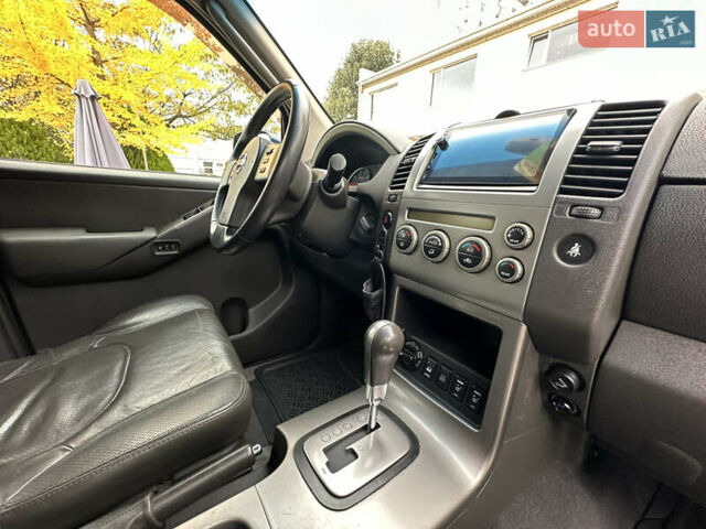 Синий Ниссан Патфайндер, объемом двигателя 2.49 л и пробегом 218 тыс. км за 9000 $, фото 21 на Automoto.ua