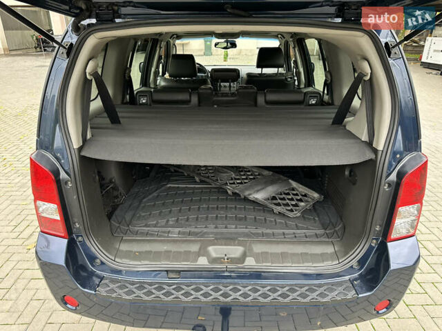 Синий Ниссан Патфайндер, объемом двигателя 2.49 л и пробегом 218 тыс. км за 9000 $, фото 14 на Automoto.ua