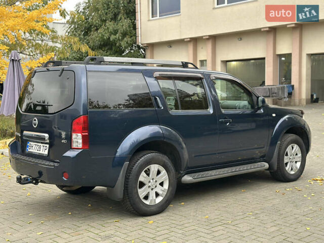 Синий Ниссан Патфайндер, объемом двигателя 2.49 л и пробегом 218 тыс. км за 9000 $, фото 6 на Automoto.ua