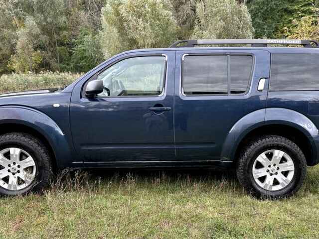 Синий Ниссан Патфайндер, объемом двигателя 2.5 л и пробегом 138 тыс. км за 4600 $, фото 8 на Automoto.ua