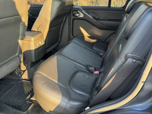 Ниссан Патфайндер 2007 в Павлограде на Automoto.ua Синий Ниссан Патфайндер, объемом двигателя 2.5 л и пробегом 240 тыс. км за 5500 $, фото 4 на Automoto.ua