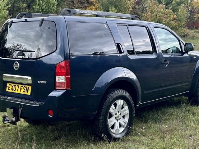 Синий Ниссан Патфайндер, объемом двигателя 2.5 л и пробегом 138 тыс. км за 4600 $, фото 4 на Automoto.ua