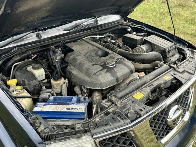 Синий Ниссан Патфайндер, объемом двигателя 2.5 л и пробегом 138 тыс. км за 4600 $, фото 15 на Automoto.ua