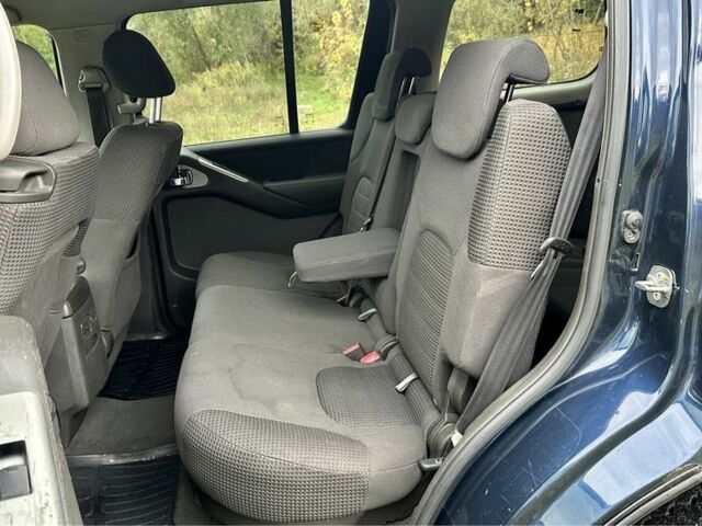 Синий Ниссан Патфайндер, объемом двигателя 2.5 л и пробегом 138 тыс. км за 4600 $, фото 13 на Automoto.ua