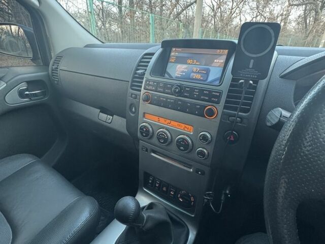 Ниссан Патфайндер 2007 в Павлограде на Automoto.ua Синий Ниссан Патфайндер, объемом двигателя 2.5 л и пробегом 240 тыс. км за 5500 $, фото 7 на Automoto.ua