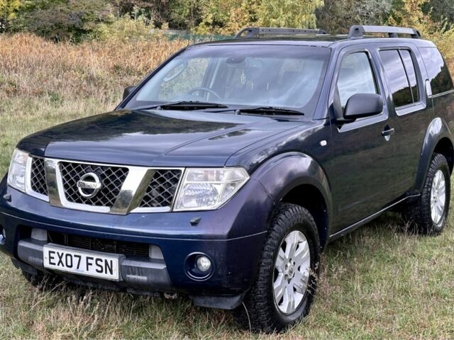 Синий Ниссан Патфайндер, объемом двигателя 2.5 л и пробегом 138 тыс. км за 4600 $, фото 2 на Automoto.ua