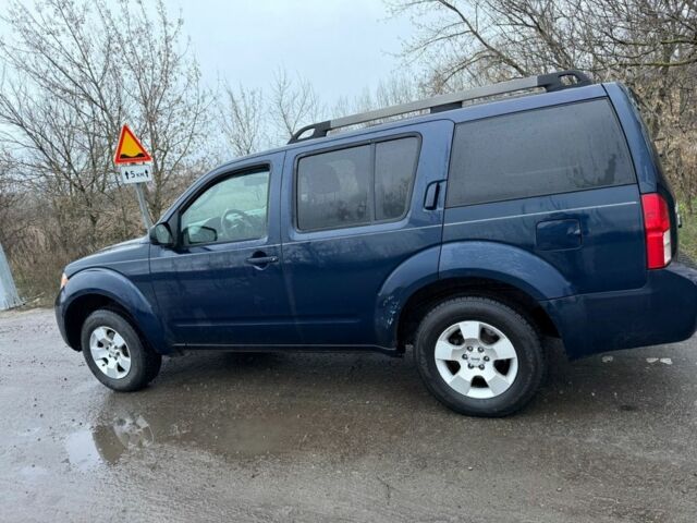 Синий Ниссан Патфайндер, объемом двигателя 4 л и пробегом 115 тыс. км за 5000 $, фото 6 на Automoto.ua