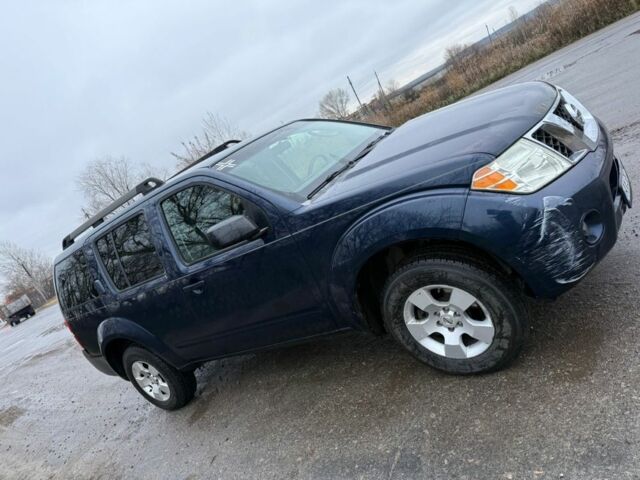 Синий Ниссан Патфайндер, объемом двигателя 4 л и пробегом 115 тыс. км за 5000 $, фото 4 на Automoto.ua