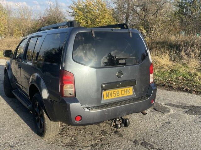 Синий Ниссан Патфайндер, объемом двигателя 2.5 л и пробегом 336 тыс. км за 5500 $, фото 7 на Automoto.ua